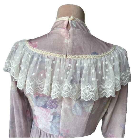 Vintage Floral Stretchy Velvet Prairie Dress M Ruffle Lace Yoke Cottagecore Maxi - Picture 7 of 13
